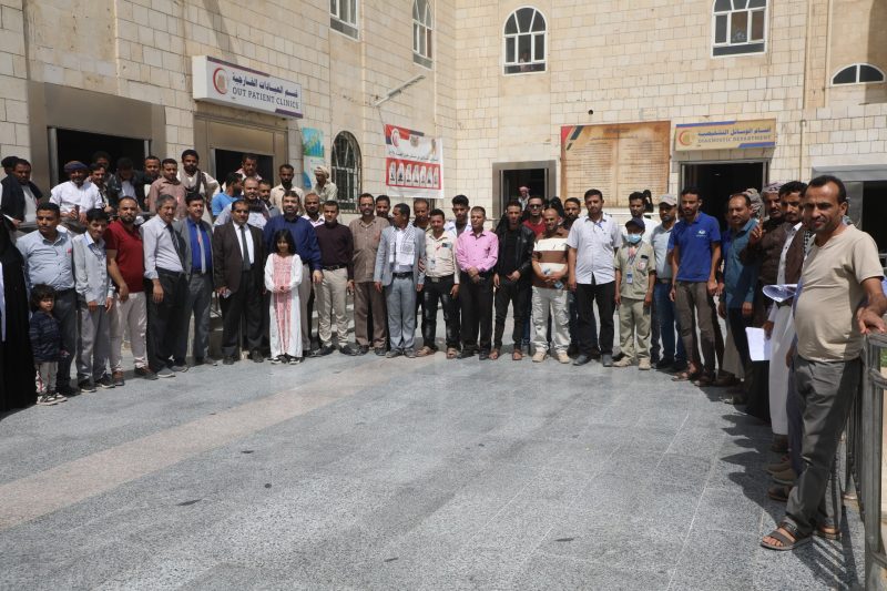 مستشفى كرى العام ينظم وقفة تضامنية دعماً للشعب الفلسطيني واستنكاراً للعدوان على غزة