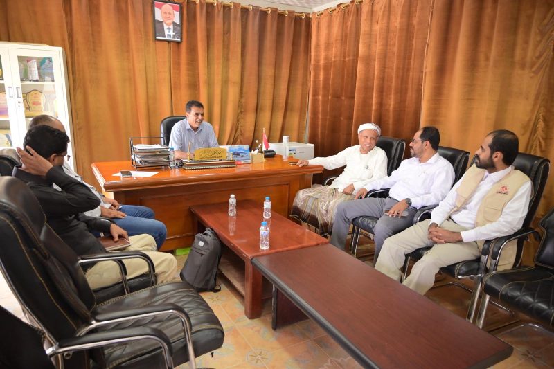 «حضرموت: النهدي يبحث مع قيادة مديرية القطن آليات النهوض بقطاع التعليم وتجاوز الصعوبات»
