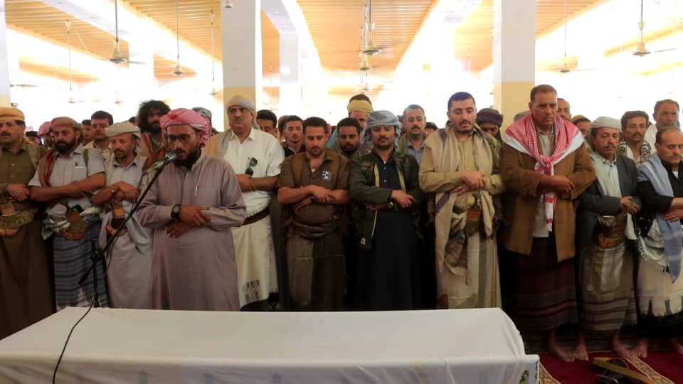 المهرة: تشييع جثمان الطفل همّام الجرادي بعد تدخل وساطة قبلية وتقديمها خمس رهائن ورفع مخيم الاعتصام