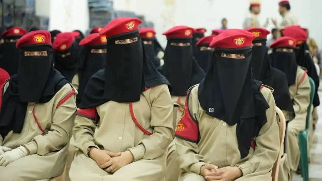 قائد فرع الشرطة العسكرية بمأرب يعقد اجتماعاً مع كوادر الشرطة النسائية بالفرع