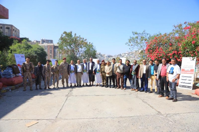 تعز: برعاية الدائرة الإنسانية بمجلس المقاومة تنفّذ مشروع “دفء الشتاء للمرابطين في الجبهات”