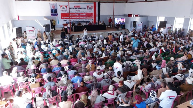 لقاء موسع لمشائخ ووجهاء الحجرية يؤكد دعم الرئيس العليمي واستمرار المقاومة الشعبية حتى إنهاء الانقلاب الحوثي