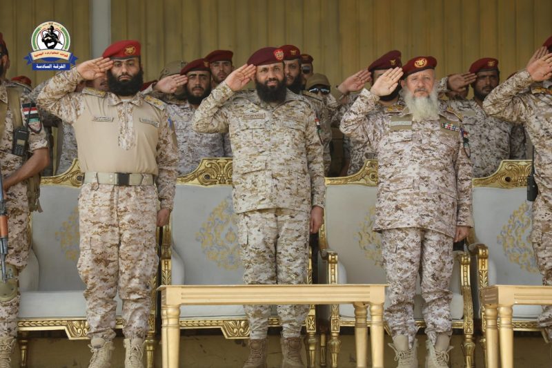 الفرقة السادسة لقوات الطوارئ اليمنية تحتفل بتخريج دفعتها الأولى من دورة الاستجداد وتعد الأكبر منذ 15 عاماً