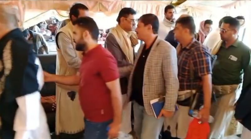 «الدكتور عمر الشامي يقدّم واجب العزاء لوزير الصحة في وفاة والده بمدينة مأرب»