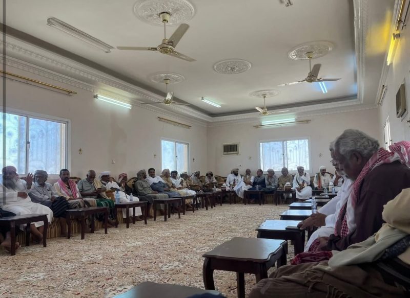 وادي حضرموت: المعبري والنهدي يقودان حواراً موسعاً مع القيادات القبلية والمجتمعية لمعالجة الأزمات الخدمية