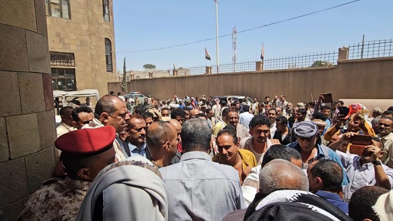 مشايخ ووجهاء “الرجاعية” وأسرة “آل المشمر” يقدمون اعتذارهم لمدير عام الشمايتين