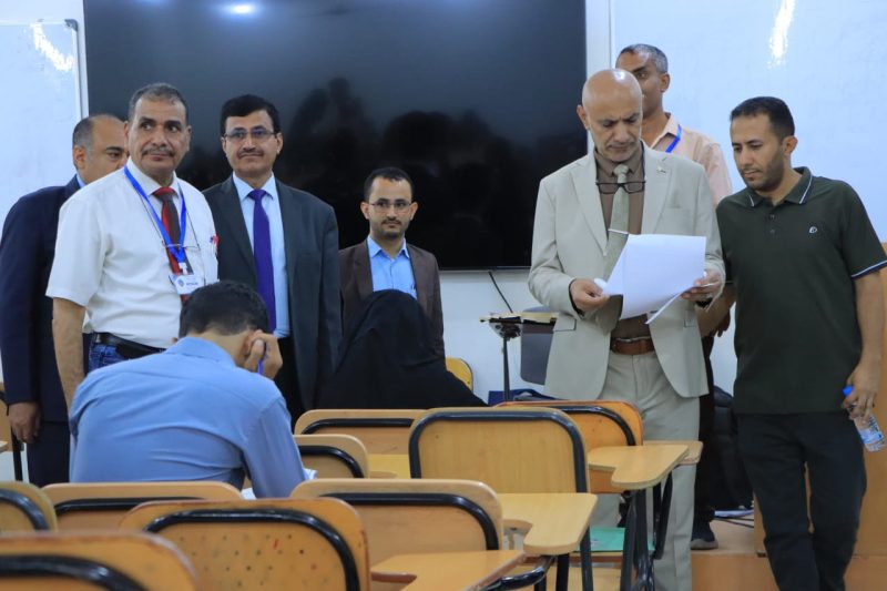 جامعة إقليم سبأ تُجري إختبار المفاضلة للدفعة السابعة بكلية الطب بمشاركة 472 متقدماً للتنافس على 50 مقعداً